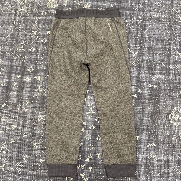 The North Face 5T Gray Kids Waffle Base Layer Set - Picture 9 of 10